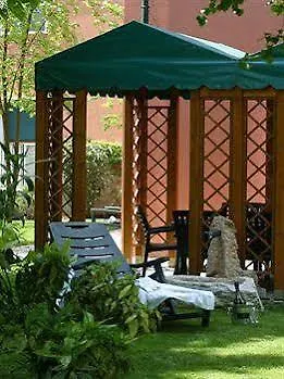 B&B Al Giardino Alojamento de Acomodação e Pequeno-almoço 3*